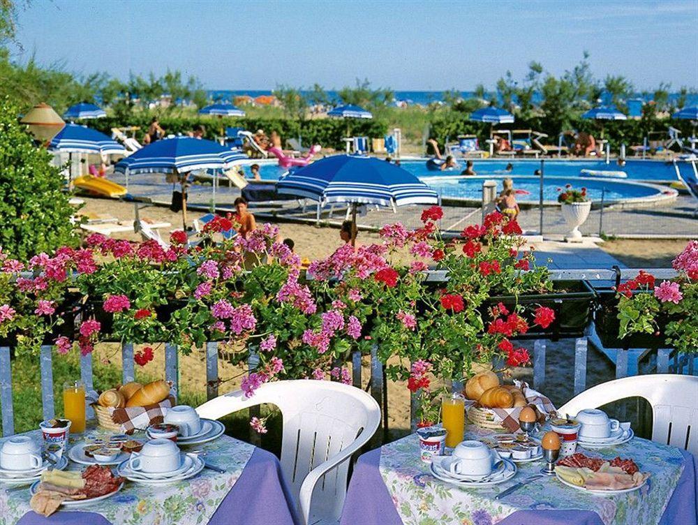 Hotel Bertha Fronte Mare Lido di Jesolo Exterior foto