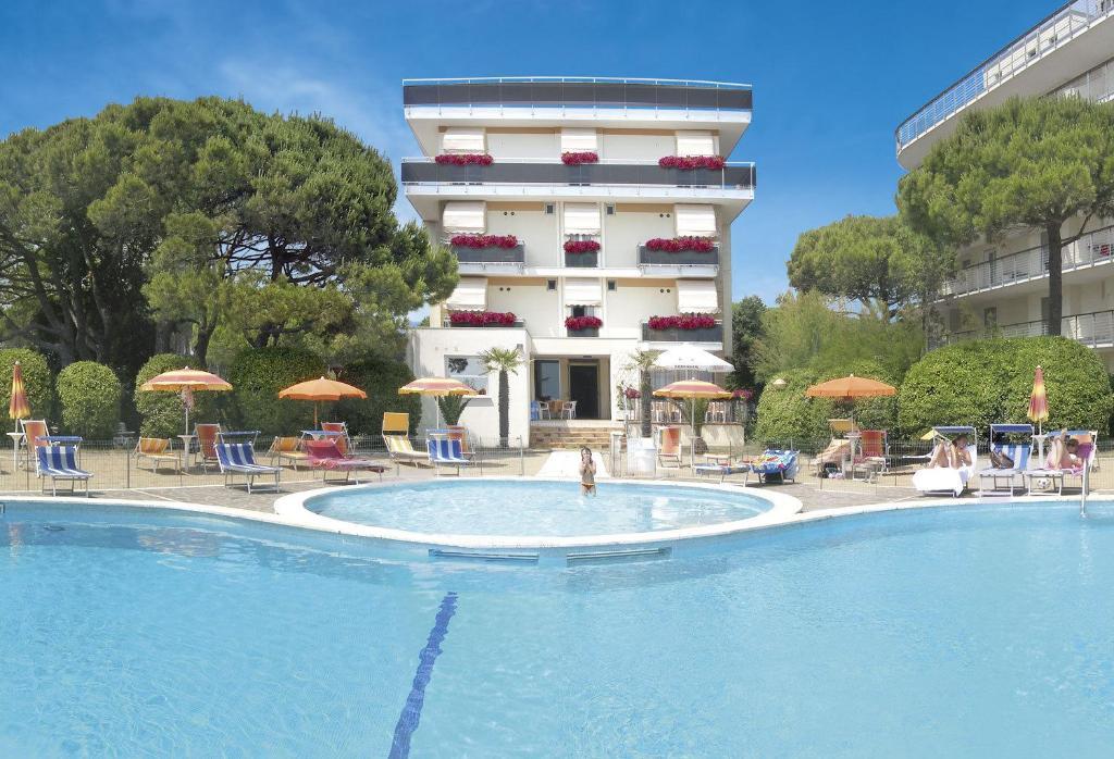 Hotel Bertha Fronte Mare Lido di Jesolo Exterior foto