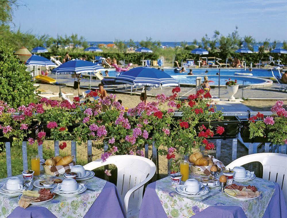 Hotel Bertha Fronte Mare Lido di Jesolo Exterior foto